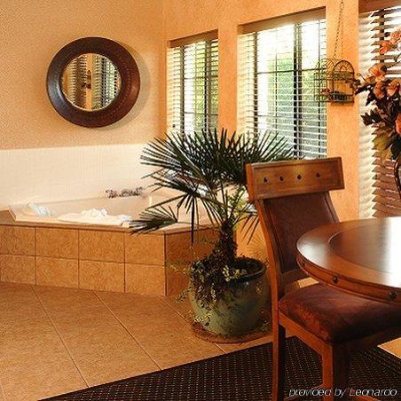 Inn On Barons Creek Фредеріксбург Номер фото