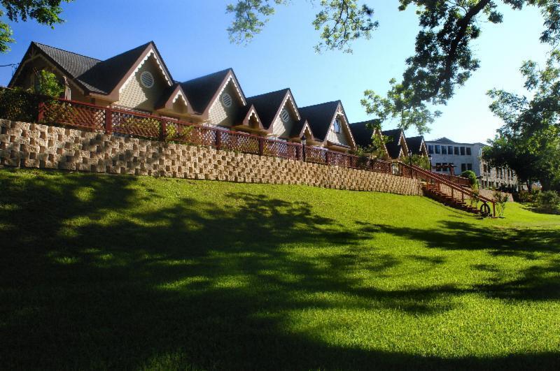 Inn On Barons Creek Фредеріксбург Екстер'єр фото