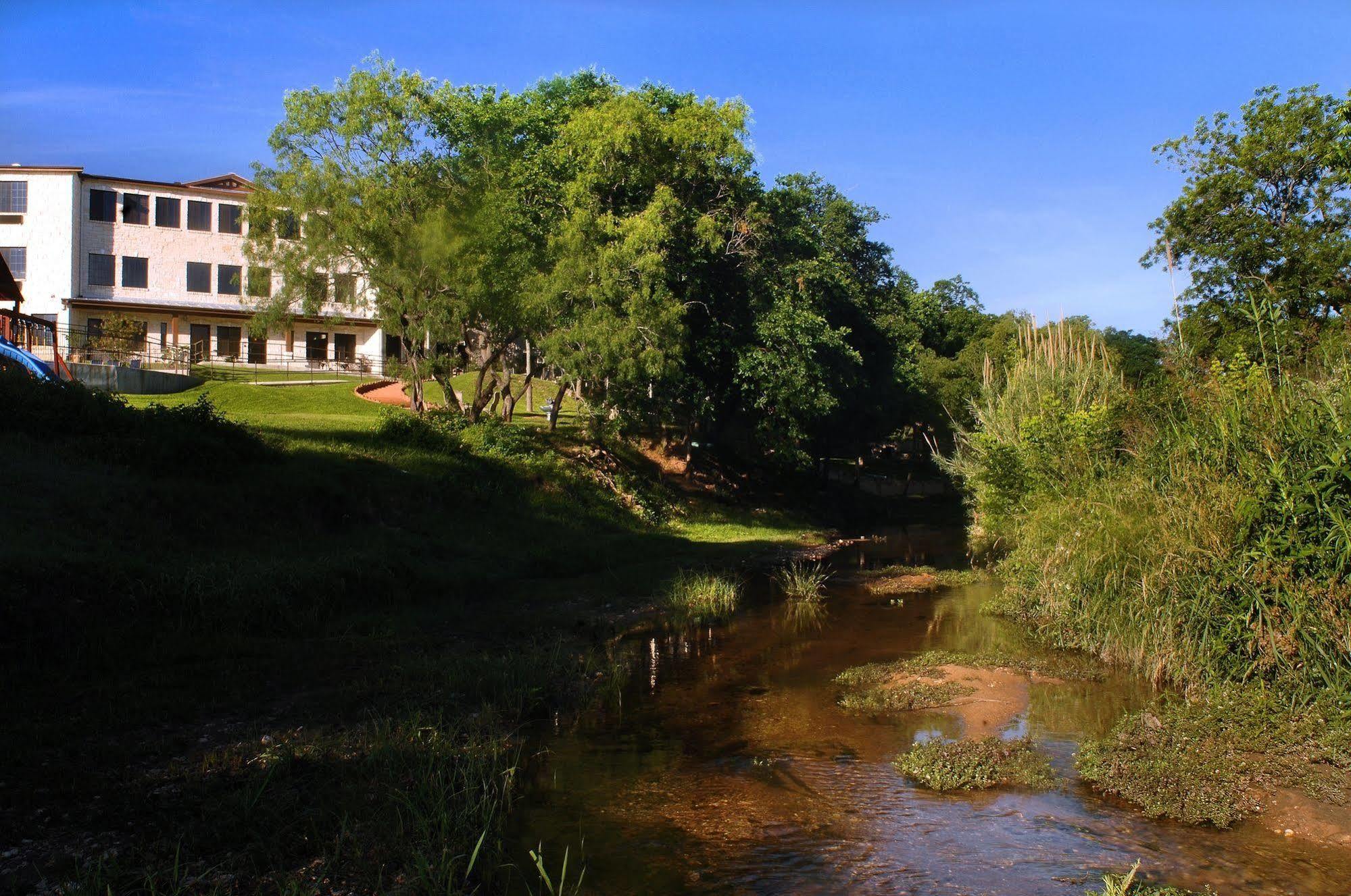 Inn On Barons Creek Фредеріксбург Екстер'єр фото